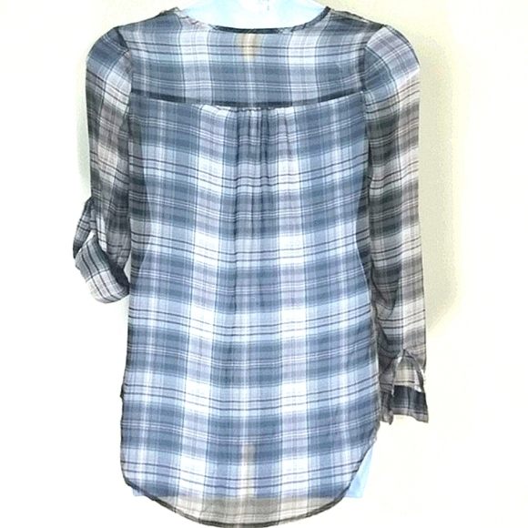 Top plaid lightweight 3/4 roll up short sleeve pull over Med - Picture 2 of 5